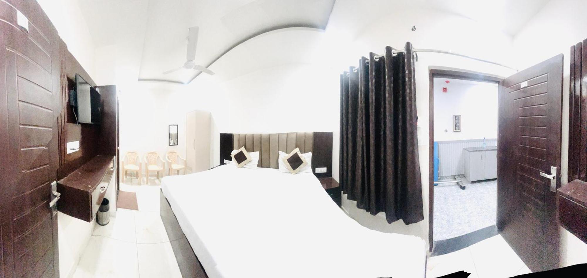 Hotel Green Apple Bareilly Eksteriør bilde