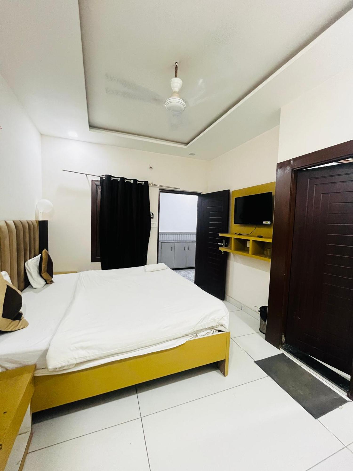Hotel Green Apple Bareilly Eksteriør bilde